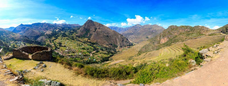 Panorama av Pisaq Inca Site i den sakrala dalen i Peru nära Cusco arkivbilder Panorama av Pisaq Inca Site i den sakrala dalen i Peru nära Cusco arkivbilder