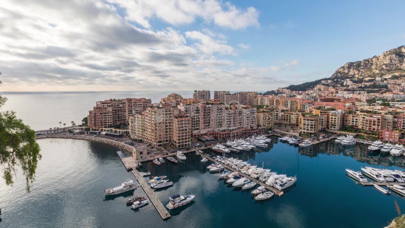 Panorama av port Fontvieille i Monaco