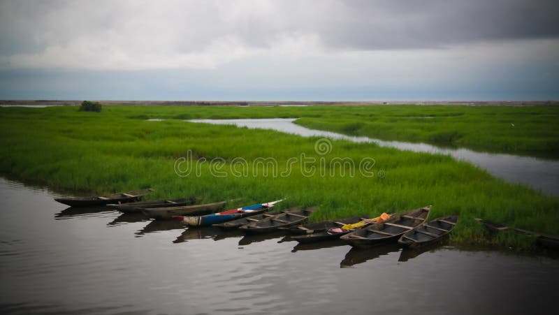 Panorama avec des Bateaux sur le Lac Nokoue, Bénin photos libres de droits