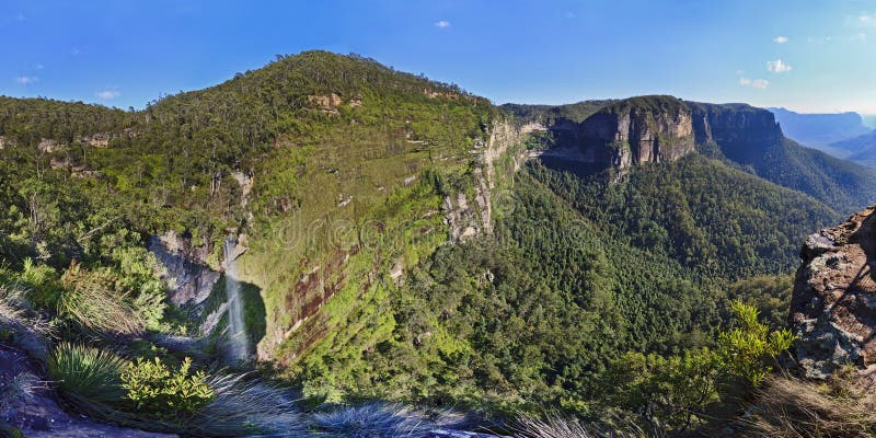 Panorama azul da cachoeira do dia de Grand Canyon das montanhas fotografia de stock Panorama azul da cachoeira do dia de Grand Canyon das montanhas fotografia de stock