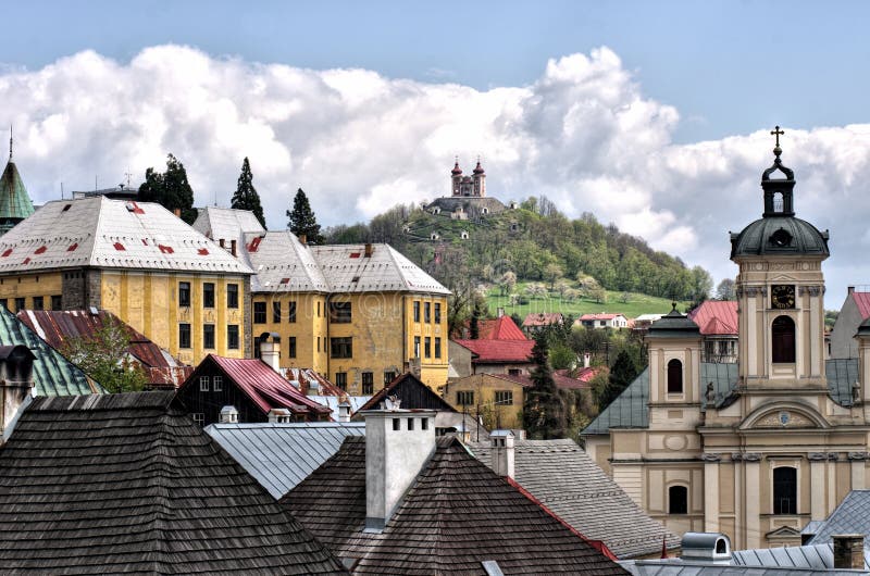 Panorama ve starém hornickém městě Banská Štiavnica