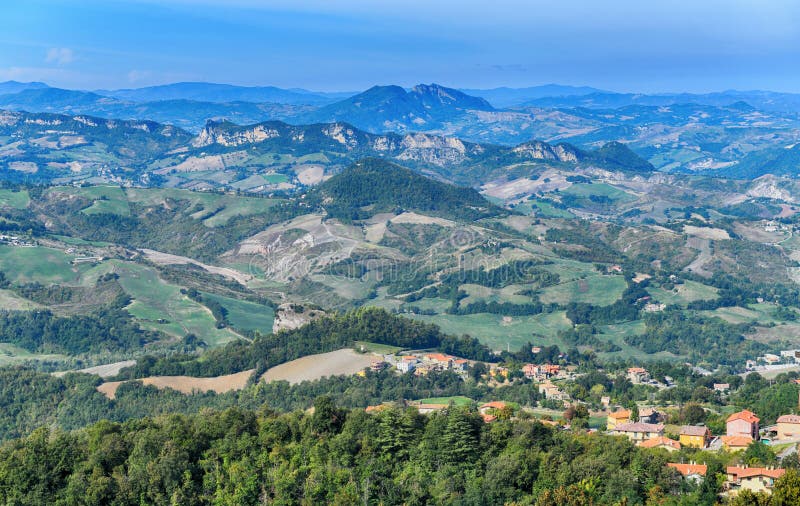 Panorama bonito de Republic of San Marino imagem de stock royalty free Panorama bonito de Republic of San Marino imagem de stock royalty free