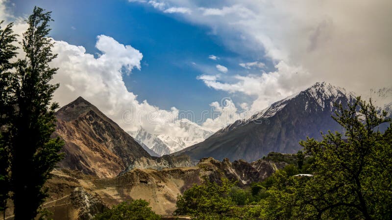 Panorama Bualtar lodowiec i Hunza dolina, gilgit Pakistan zdjęcia stock Panorama Bualtar lodowiec i Hunza dolina, gilgit Pakistan zdjęcia stock