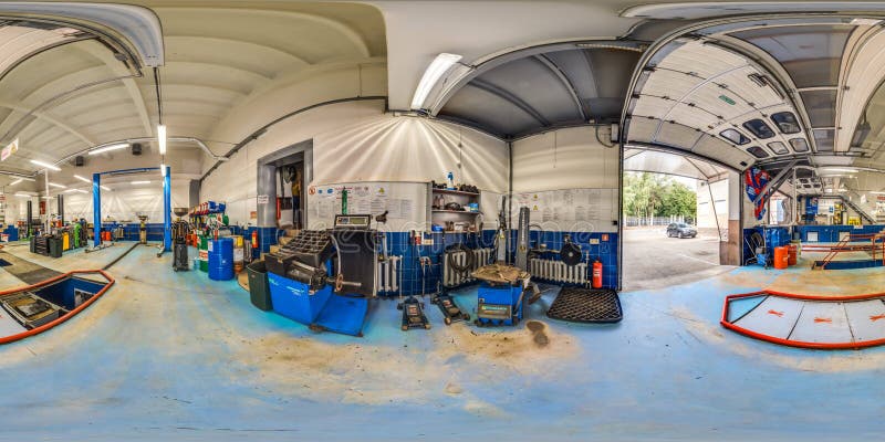 panorama 3D esférico com ângulo de visão de 360 graus da estação do serviço com um jaque Apronte para a realidade virtual no vr E imagem de stock royalty free panorama 3D esférico com ângulo de visão de 360 graus da estação do serviço com um jaque Apronte para a realidade virtual no vr E imagem de stock royalty free