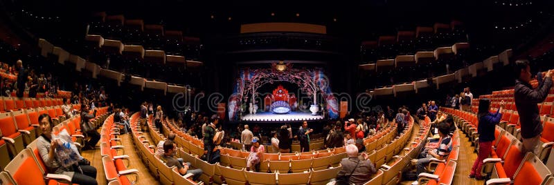 Panorama d'intérieur de théatre de l'$opéra de Sydney