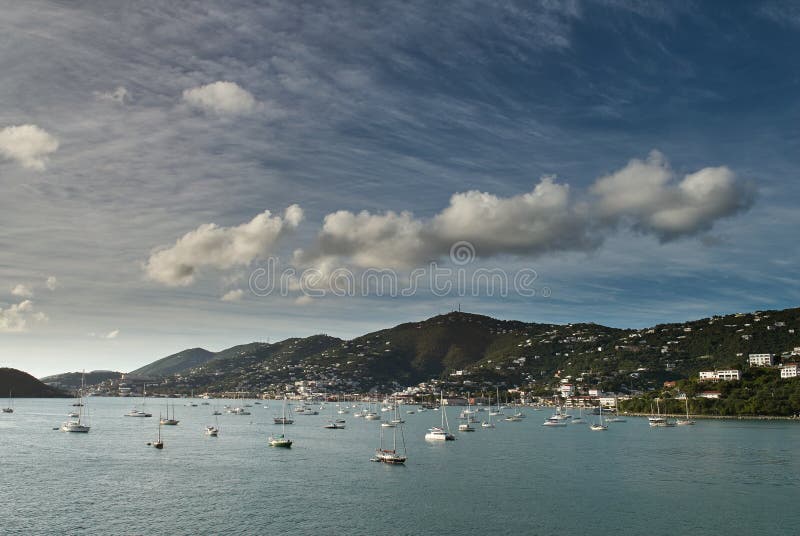 Panorama da baía de Virgin Islands imagem de stock royalty free Panorama da baía de Virgin Islands imagem de stock royalty free