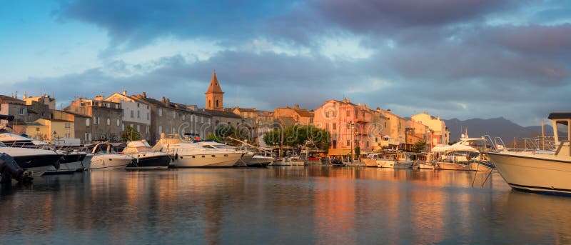 Panorama de beaux ville de Florent de saint et port, Corse image stock Panorama de beaux ville de Florent de saint et port, Corse image stock