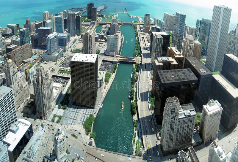 Panorama de Chicago de quatre-vingt-dix-huitième étage sur le fleuve de Chicago image libre de droits Panorama de Chicago de quatre-vingt-dix-huitième étage sur le fleuve de Chicago image libre de droits