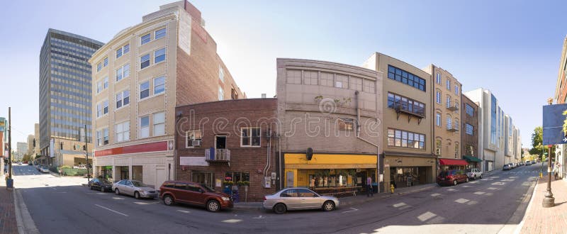 panorama de 180 degrés d'Asheville du centre photographie stock libre de droits panorama de 180 degrés d'Asheville du centre photographie stock libre de droits