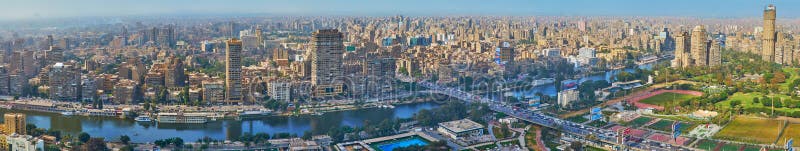 Panorama de distritos ocupados de Giza, Egito foto de stock royalty free Panorama de distritos ocupados de Giza, Egito foto de stock royalty free