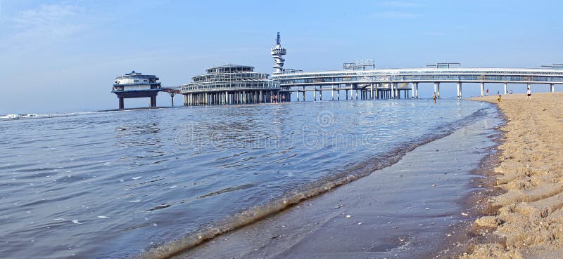 Panorama De La Playa En La Haya Imagen de archivo - Imagen de edificio