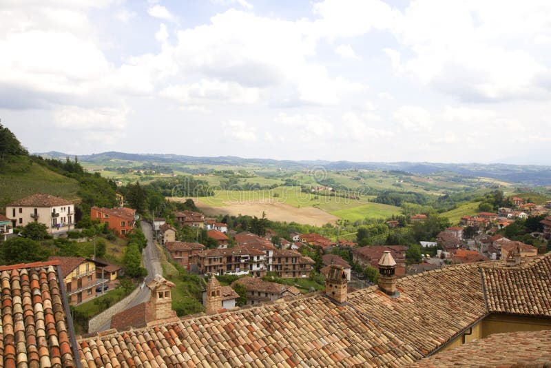 Panorama de Langhe foto de stock royalty free Panorama de Langhe foto de stock royalty free