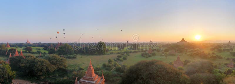 Panorama de templos budistas en Bagan, Myanmar foto de archivo Panorama de templos budistas en Bagan, Myanmar foto de archivo