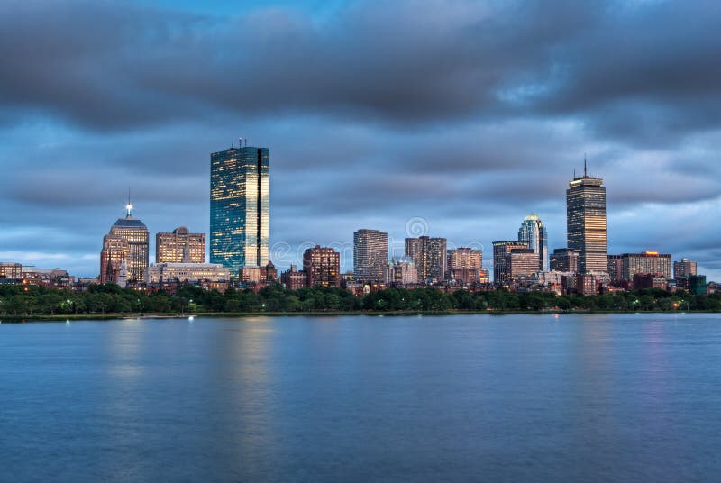 Panorama de una puesta del sol de Boston fotos de archivo Panorama de una puesta del sol de Boston fotos de archivo