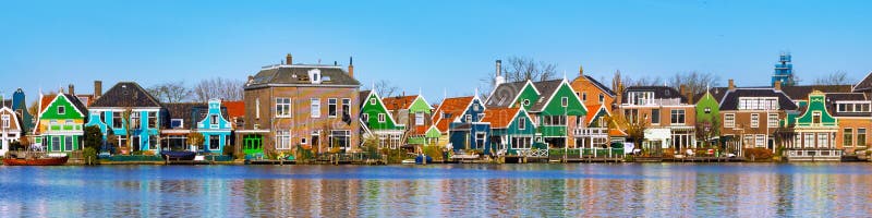Panorama de vieilles maisons néerlandaises, Hollande photo stock Panorama de vieilles maisons néerlandaises, Hollande photo stock