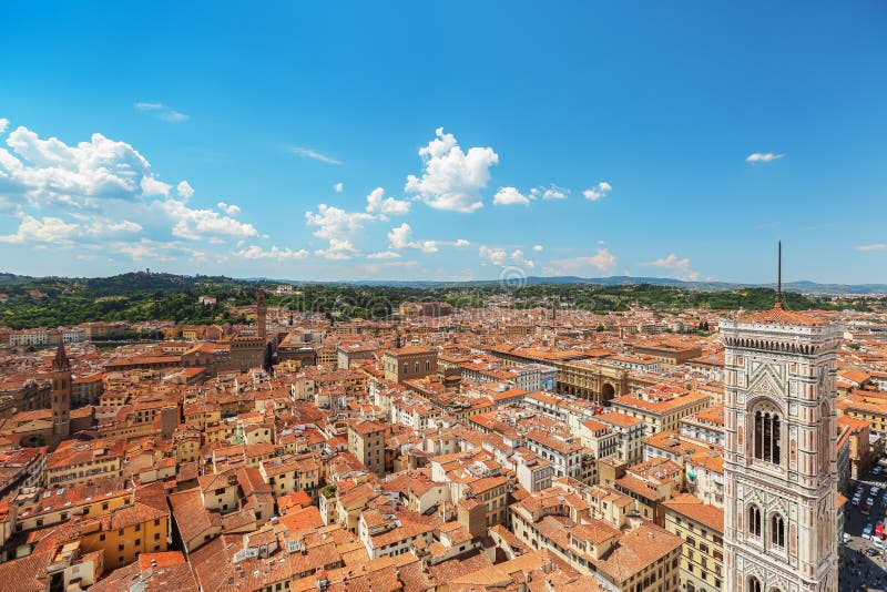 Panorama de vieux Florence et de l'église St Mary de la fleur images libres de droits Panorama de vieux Florence et de l'église St Mary de la fleur images libres de droits