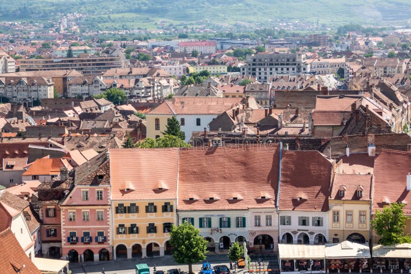 Panorama de ville avec Piata Mica ou petite place sur le premier plan Sibiu, la Transylvanie, Roumanie photos libres de droits Panorama de ville avec Piata Mica ou petite place sur le premier plan Sibiu, la Transylvanie, Roumanie photos libres de droits