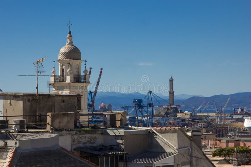 Panorama dei tetti di Genova fotografie stock Panorama dei tetti di Genova fotografie stock