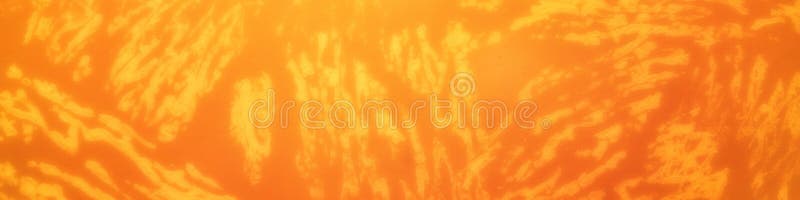 Panorama del fondo de pantalla naranja con rayas irregulares como fondo abstracto