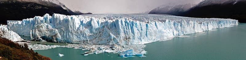 Panorama del glaciar de Perito Moreno imagenes de archivo Panorama del glaciar de Perito Moreno imagenes de archivo