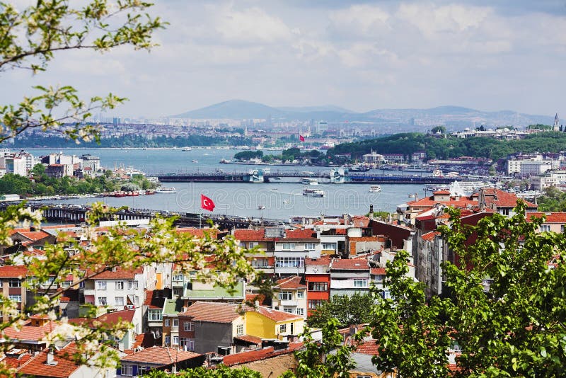 Panorama del golfo de oro del claxon y del Bosphorus foto de archivo Panorama del golfo de oro del claxon y del Bosphorus foto de archivo