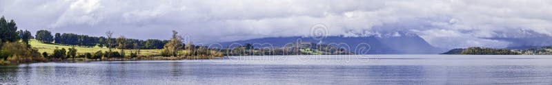 Panorama del lago foto de archivo Panorama del lago foto de archivo