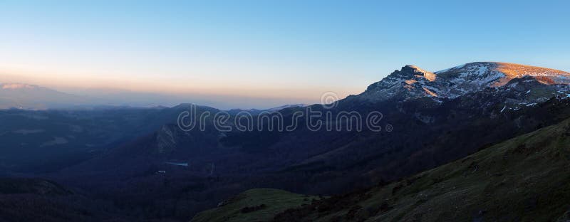 Panorama della montagna di Gorbea immagine stock Panorama della montagna di Gorbea immagine stock