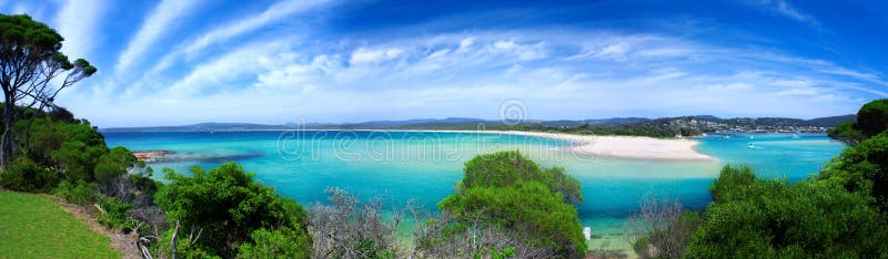 Panorama di paradiso della spiaggia fotografia stock libera da diritti Panorama di paradiso della spiaggia fotografia stock libera da diritti