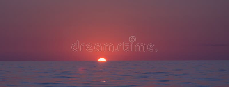Panorama do horizonte do nascer do sol
