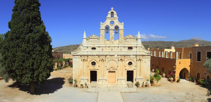 Panorama do monastério de Arkadi imagem de stock royalty free Panorama do monastério de Arkadi imagem de stock royalty free