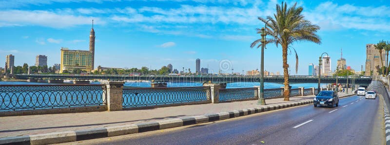 Panorama do passeio do Nilo, o Cairo, Egito fotografia de stock royalty free Panorama do passeio do Nilo, o Cairo, Egito fotografia de stock royalty free