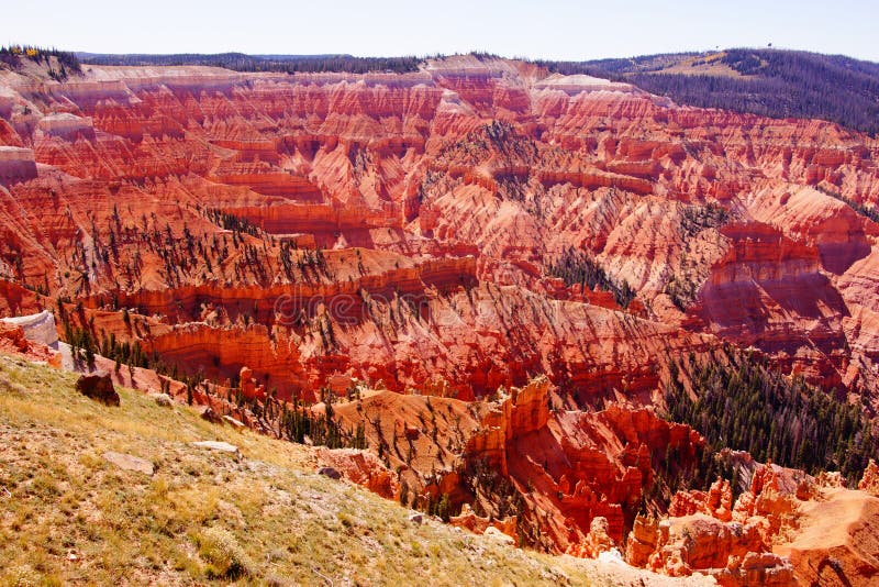 Panorama fantasticly eroderade röda Navajosandstenhöjdpunkter