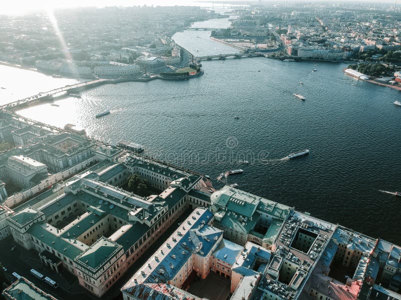 Panorama i mitten av St Petersburg, Neva, Peter och Paul Fästning, flygfoto Daytime, Sunny dag Ryssland arkivfoto Panorama i mitten av St Petersburg, Neva, Peter och Paul Fästning, flygfoto Daytime, Sunny dag Ryssland arkivfoto