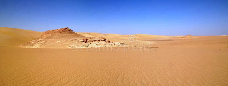 Panorama-landskapet vid Stora sandhavet kring Siwa-oasien, Egypten royaltyfria foton Panorama-landskapet vid Stora sandhavet kring Siwa-oasien, Egypten royaltyfria foton
