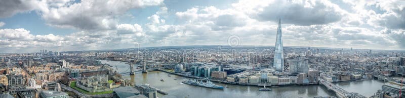 Panorama largo da opinião da skyline de Londres Leste & marcos sul, torre de Londres, rio Tamisa Canary Wharf, o estilhaço, ponte
