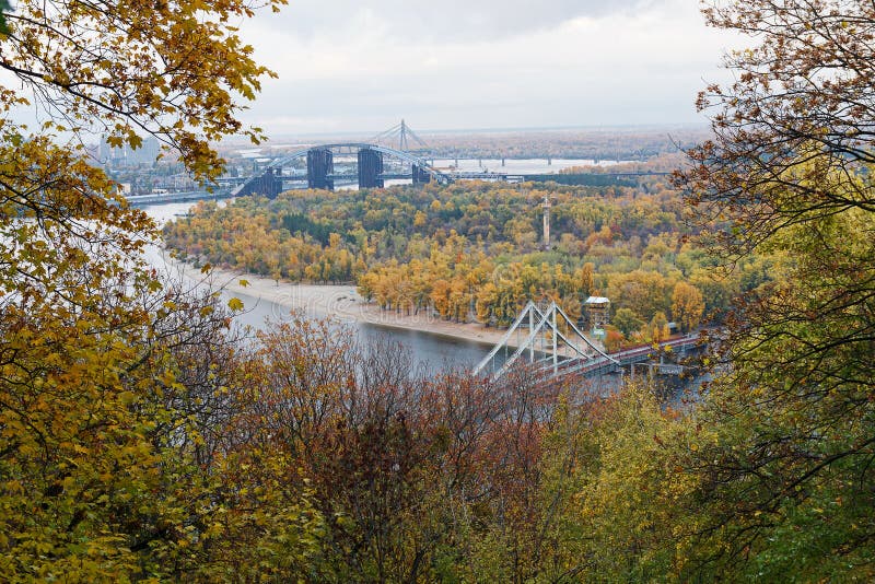Panorama op Trukhanov-eiland kiev stock afbeelding Panorama op Trukhanov-eiland kiev stock afbeelding