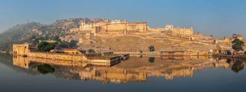 Panorama van Amer (Amber) fort, Rajasthan, India stock foto Panorama van Amer (Amber) fort, Rajasthan, India stock foto