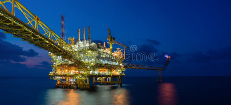 Panorama van het offshore olie- en gasbouwplatform
