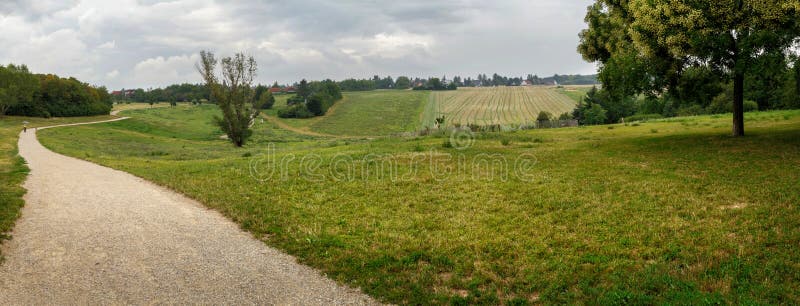 Panorama van het park Loewygrube Wenen, Oostenrijk, Europa stock foto's Panorama van het park Loewygrube Wenen, Oostenrijk, Europa stock foto's