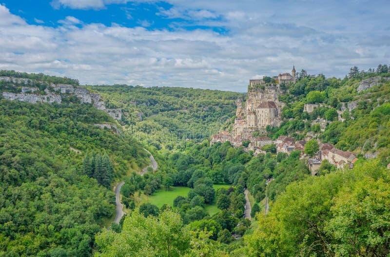 Panorama van het Rocamadour-dorp stock foto Panorama van het Rocamadour-dorp stock foto