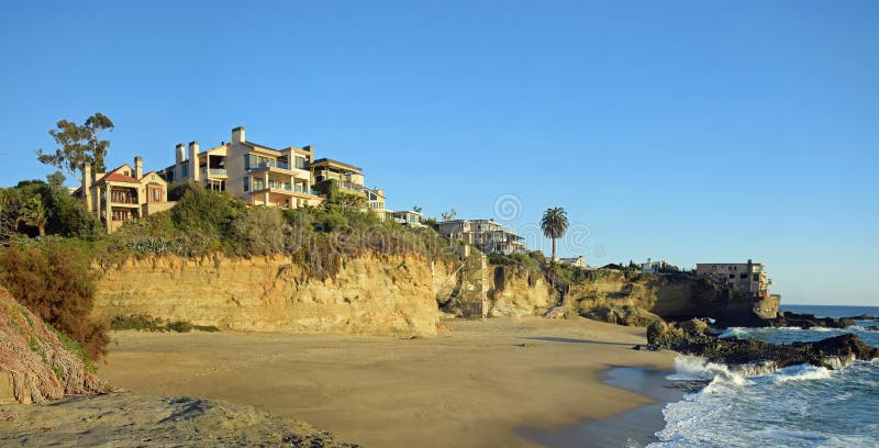 Panorama van het Strand van de Lijstrots in Zuidenlaguna beach, Californië stock foto's Panorama van het Strand van de Lijstrots in Zuidenlaguna beach, Californië stock foto's
