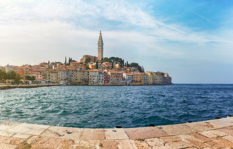 Panorama van Pula, Kroatië royalty-vrije stock fotografie Panorama van Pula, Kroatië royalty-vrije stock fotografie