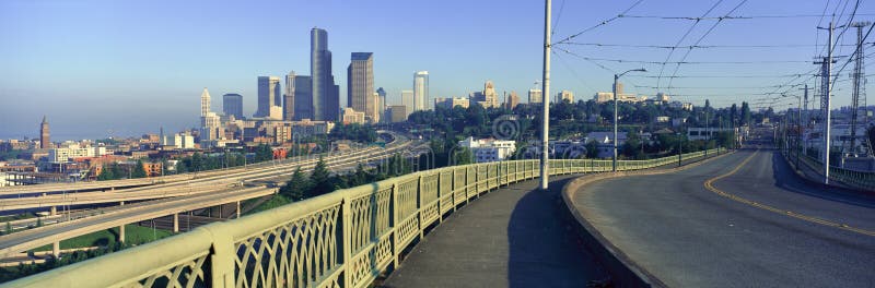 Panorama van Seattle, WA-horizon in ochtend royalty-vrije stock foto Panorama van Seattle, WA-horizon in ochtend royalty-vrije stock foto