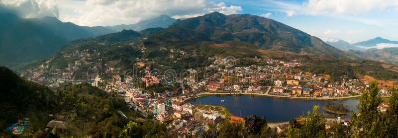 Panorama van Stad Sapa royalty-vrije stock fotografie Panorama van Stad Sapa royalty-vrije stock fotografie