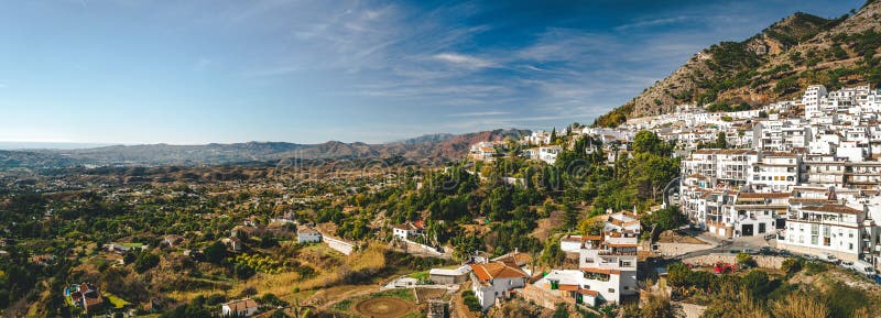 Panorama van wit dorp van Mijas royalty-vrije stock fotografie Panorama van wit dorp van Mijas royalty-vrije stock fotografie