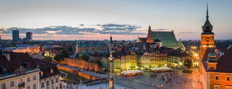 Panorama velho da cidade de Varsóvia fotografia de stock royalty free Panorama velho da cidade de Varsóvia fotografia de stock royalty free