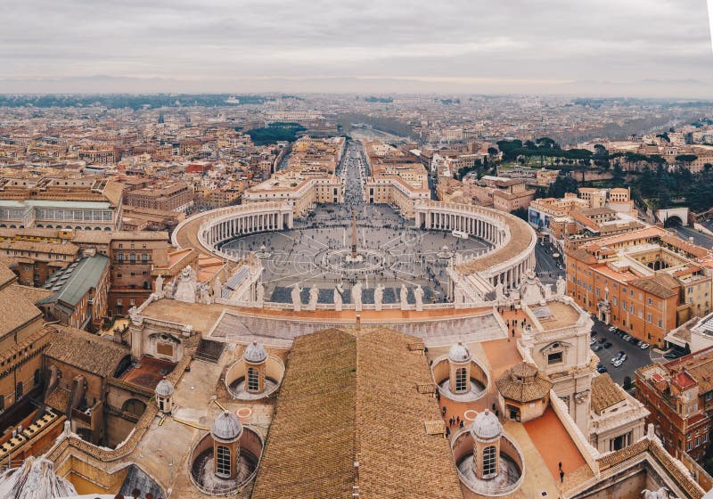 Panorama von ` s Roms St Peter Quadrat, wie von der Luft gesehen stockbild Panorama von ` s Roms St Peter Quadrat, wie von der Luft gesehen stockbild