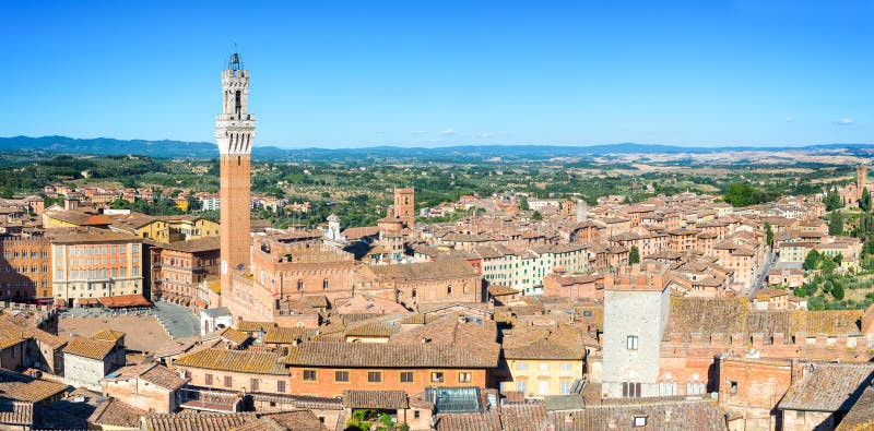 Panorama von Siena, Vogelperspektive mit dem Turm Torre Del Mangia Mangia und dem Quadrat Piazza Del Campo Campo, Toskana Italien stockbild