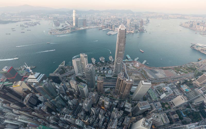 Panoramabeelden van Hong Kong Cityscape-mening van hemel royalty-vrije stock afbeeldingen Panoramabeelden van Hong Kong Cityscape-mening van hemel royalty-vrije stock afbeeldingen