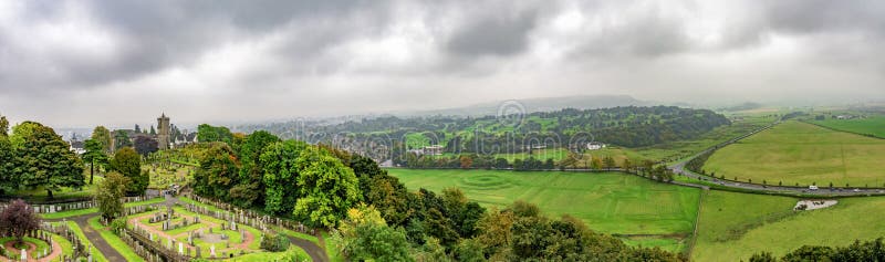 Panoramablick der Landschaft und des alten Kirchhofs von Stirling Castle, Schottland stockbilder Panoramablick der Landschaft und des alten Kirchhofs von Stirling Castle, Schottland stockbilder